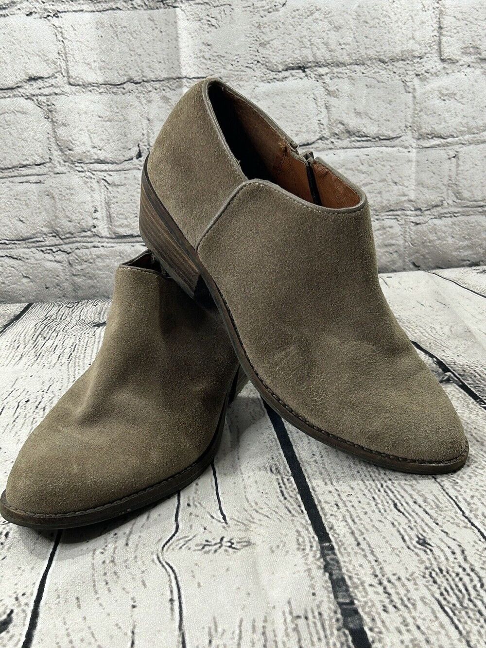 Lucky Brand Boots Women’s 7.5M Faithly Ankle Bootie Suede Side Zip Taupe